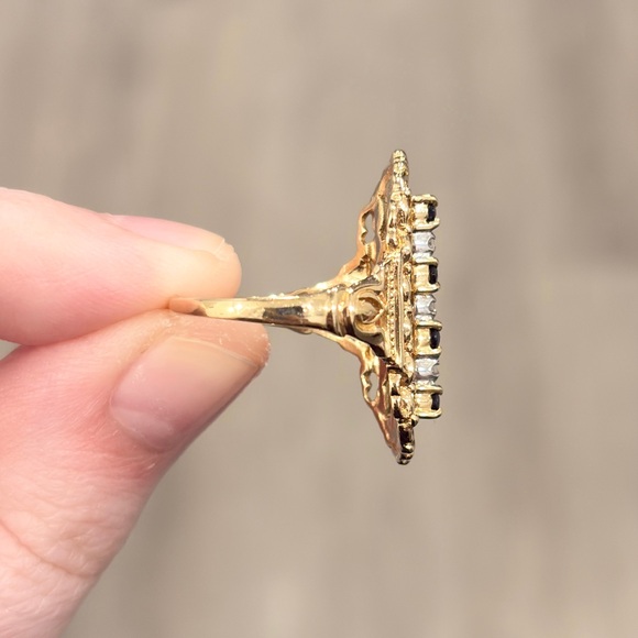 Art Deco Sapphire Shield Ring: 14K Yellow Gold, Diamond Accents, Size 8 - Picture 8 of 12